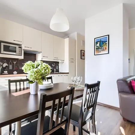 P&o Corporate Serviced Cybernetyki 아파트